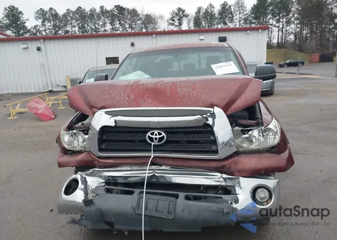 2008 Toyota Tundra Base 5.7L V8 z USA, uszkodzony, nr VIN 5TBRV54118S477224